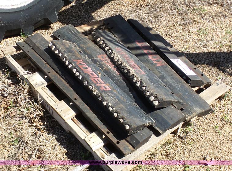 image for item G3742 Kuper rubber motor grader cutting edges