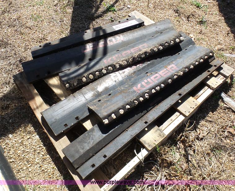 image for item G3742 Kuper rubber motor grader cutting edges