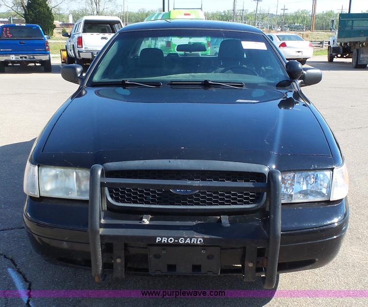 image for item J4147 2003 Ford Crown Victoria Police Interceptor