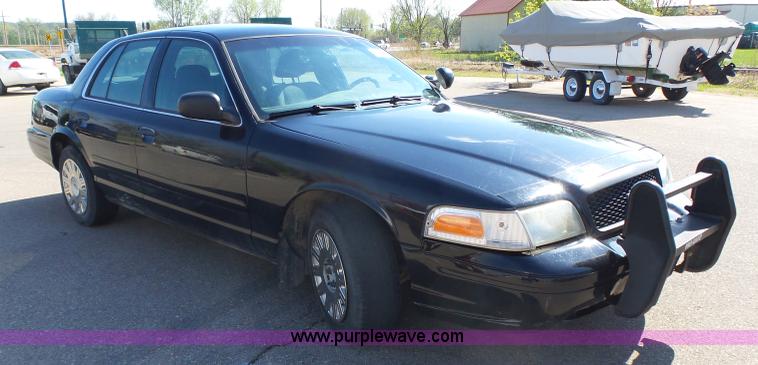 image for item J4147 2003 Ford Crown Victoria Police Interceptor