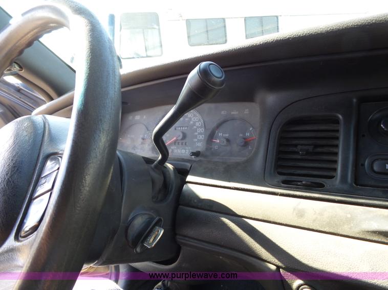 image for item J4147 2003 Ford Crown Victoria Police Interceptor