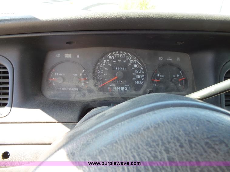 image for item J4147 2003 Ford Crown Victoria Police Interceptor