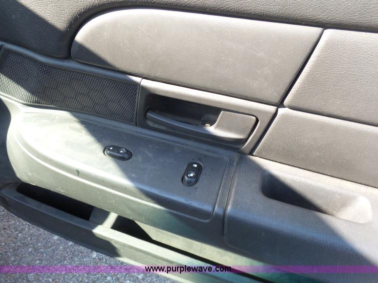 image for item J4147 2003 Ford Crown Victoria Police Interceptor