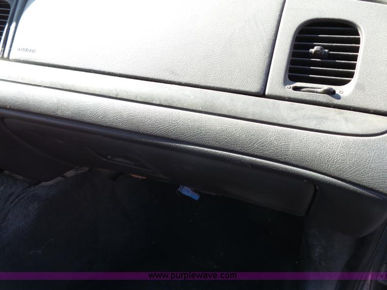 image for item J4147 2003 Ford Crown Victoria Police Interceptor