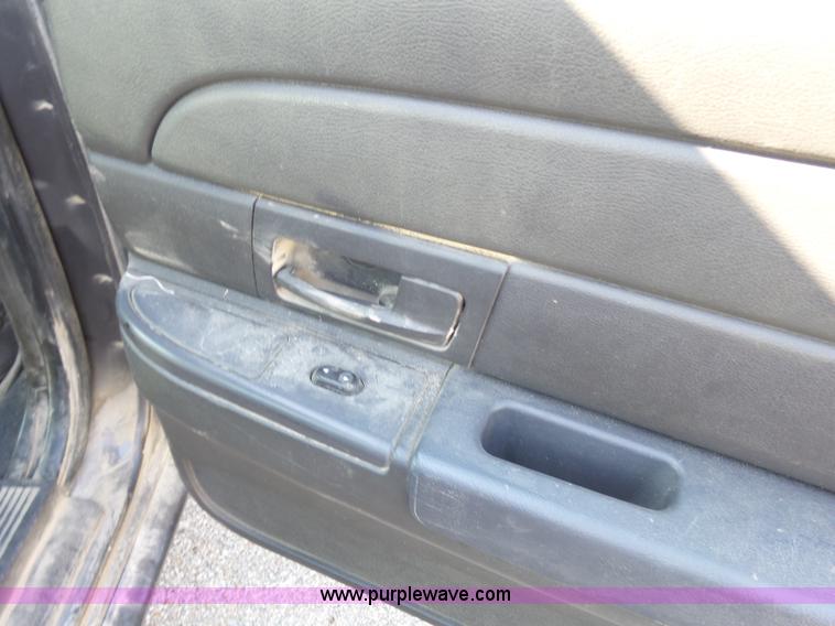 image for item J4147 2003 Ford Crown Victoria Police Interceptor