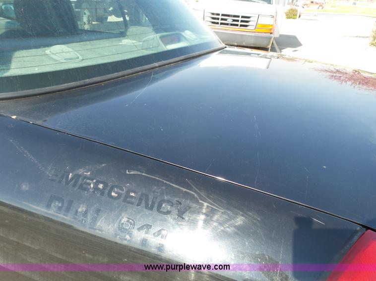 image for item J4147 2003 Ford Crown Victoria Police Interceptor