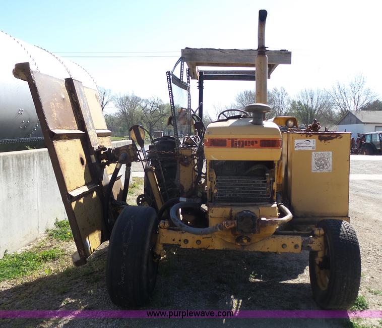 image for item J4148 Ford Tiger Special 6610 tractor
