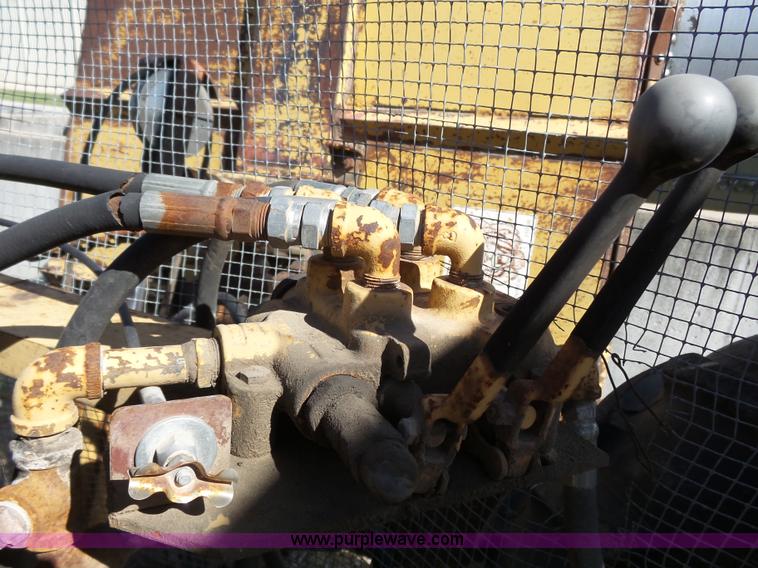 image for item J4148 Ford Tiger Special 6610 tractor