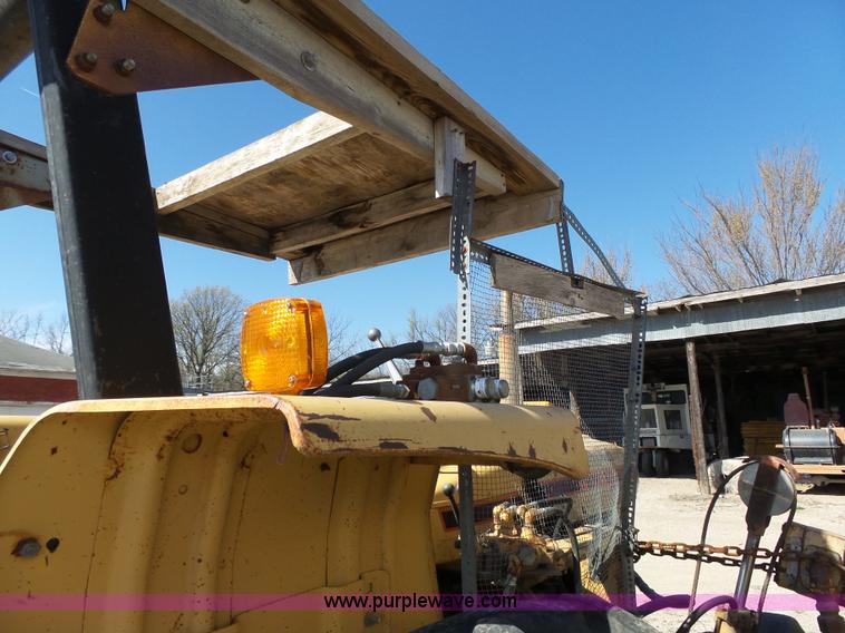 image for item J4148 Ford Tiger Special 6610 tractor