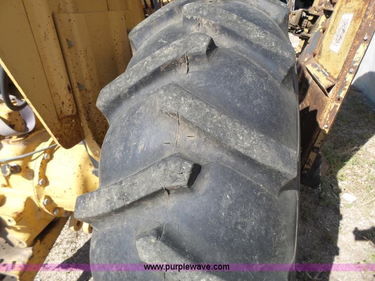 image for item J4148 Ford Tiger Special 6610 tractor