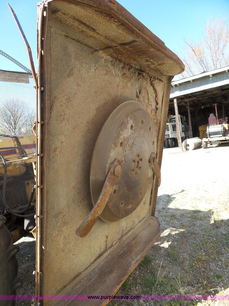 image for item J4148 Ford Tiger Special 6610 tractor