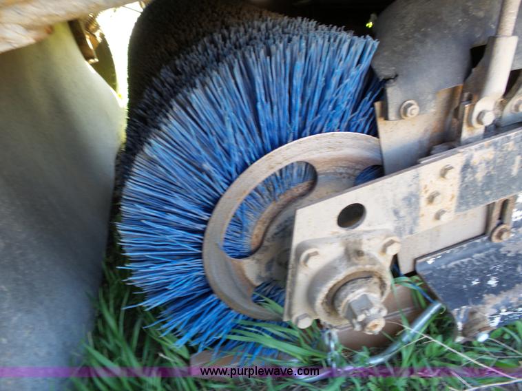 image for item J4164 1996 Johnston street sweeper