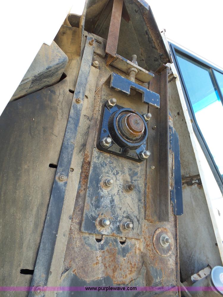 image for item J4164 1996 Johnston street sweeper