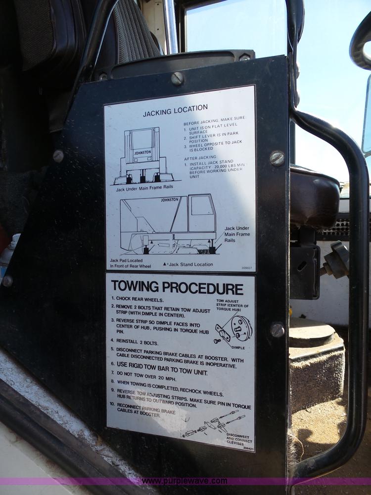 image for item J4164 1996 Johnston street sweeper