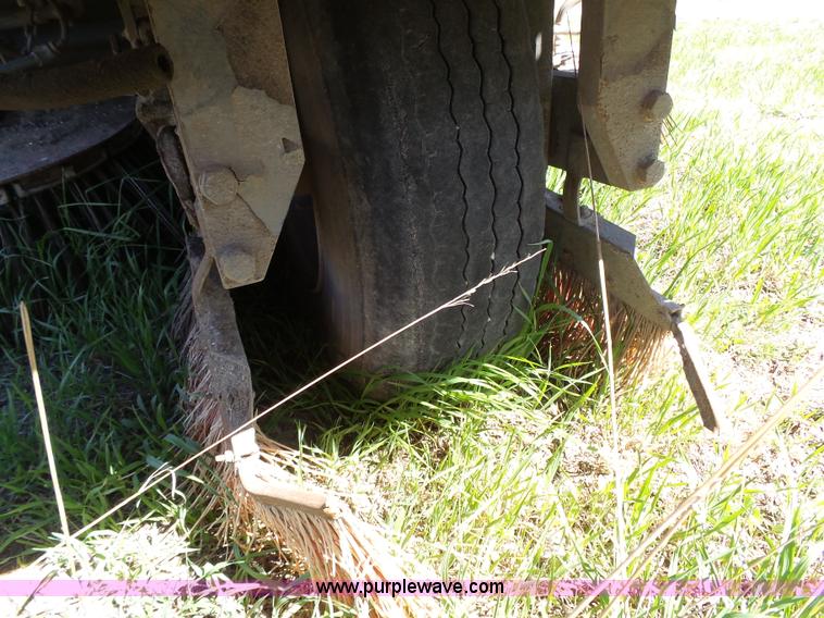 image for item J4164 1996 Johnston street sweeper