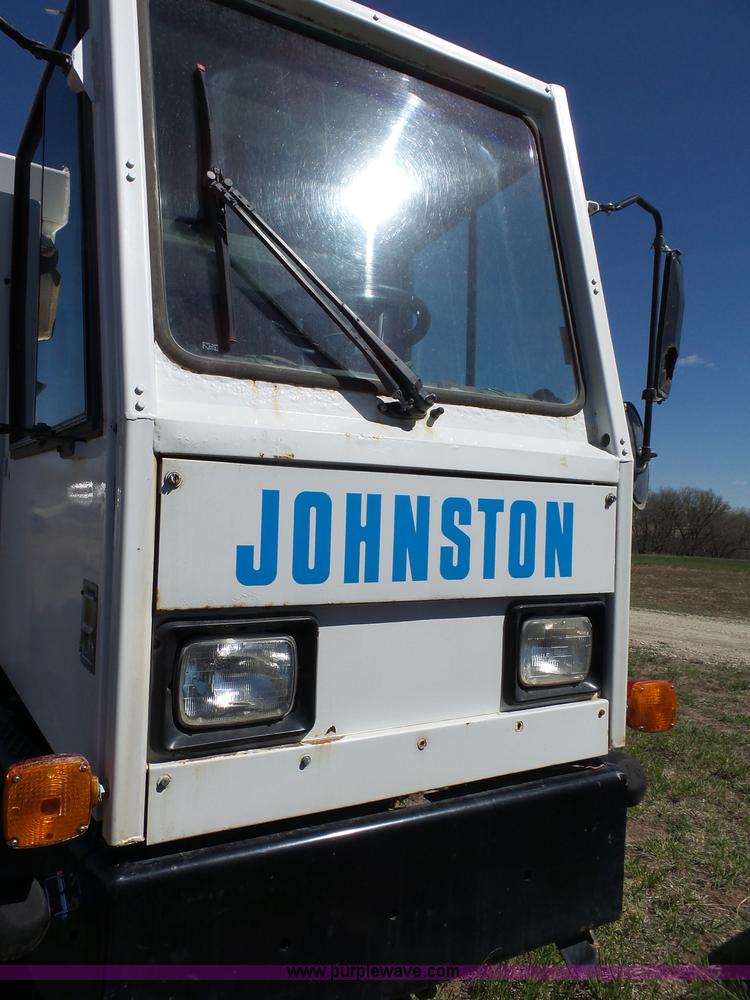 image for item J4164 1996 Johnston street sweeper