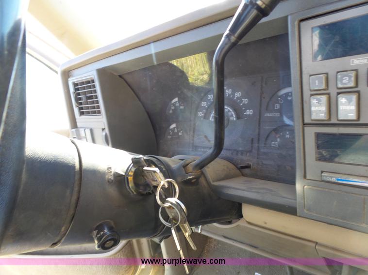 image for item J4167 1990 Chevrolet Silverado 2500 pickup truck