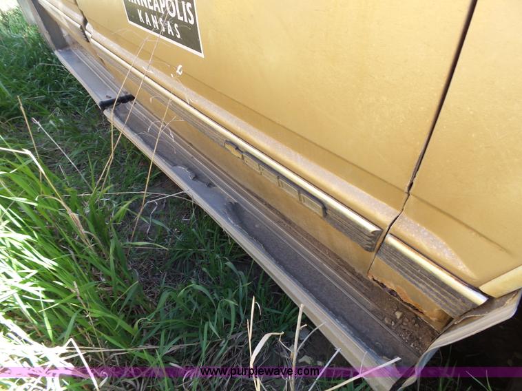 image for item J4167 1990 Chevrolet Silverado 2500 pickup truck