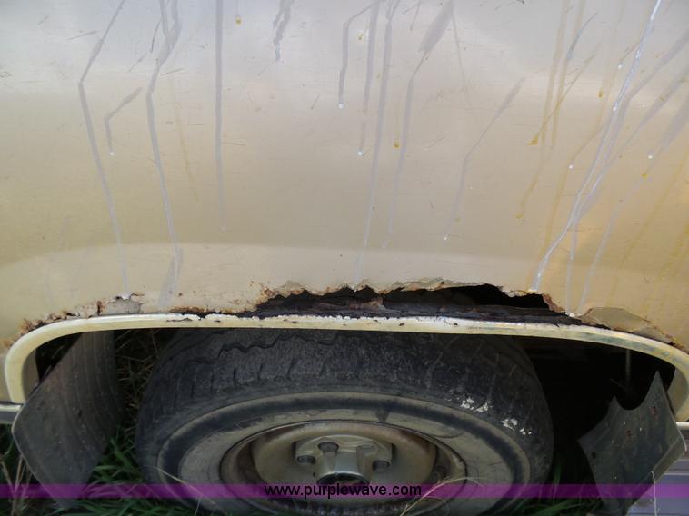 image for item J4167 1990 Chevrolet Silverado 2500 pickup truck