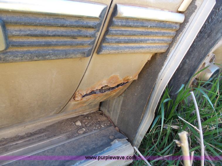 image for item J4167 1990 Chevrolet Silverado 2500 pickup truck