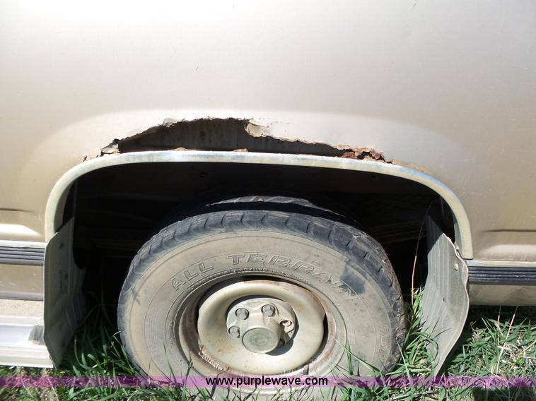 image for item J4167 1990 Chevrolet Silverado 2500 pickup truck