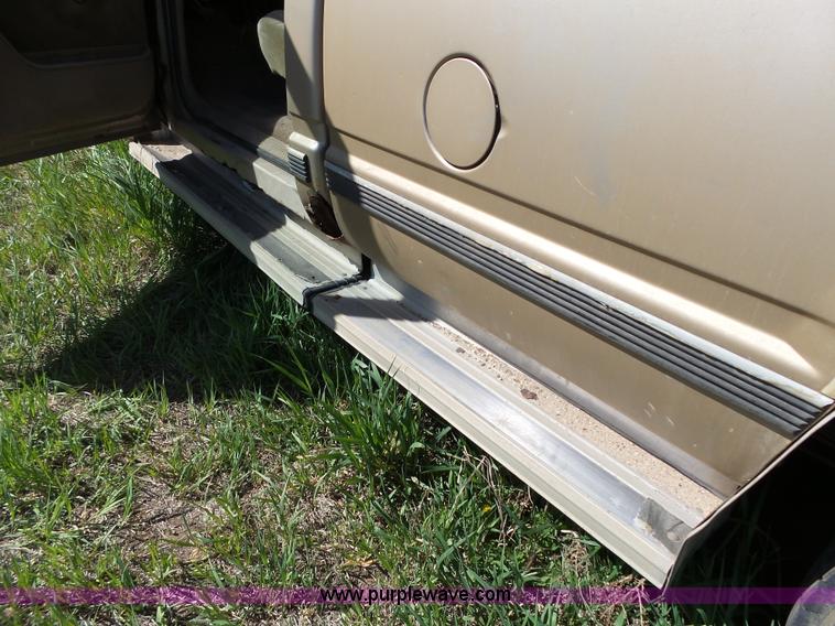 image for item J4167 1990 Chevrolet Silverado 2500 pickup truck