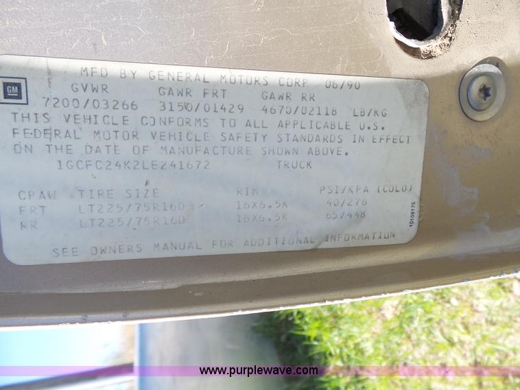 image for item J4167 1990 Chevrolet Silverado 2500 pickup truck