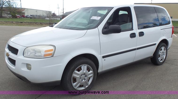image for item J4172 2008 Chevrolet Uplander LS van