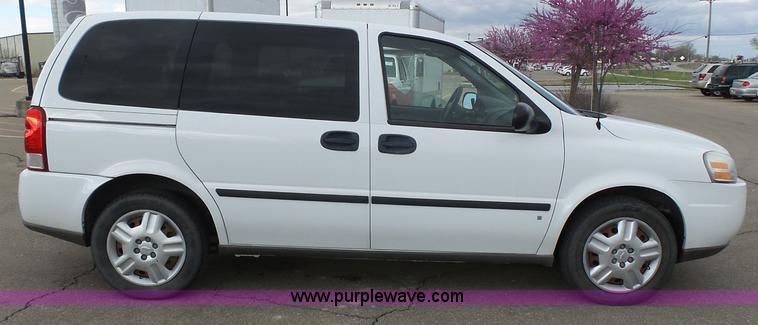 image for item J4172 2008 Chevrolet Uplander LS van