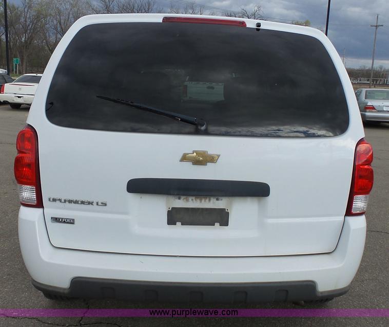 image for item J4172 2008 Chevrolet Uplander LS van