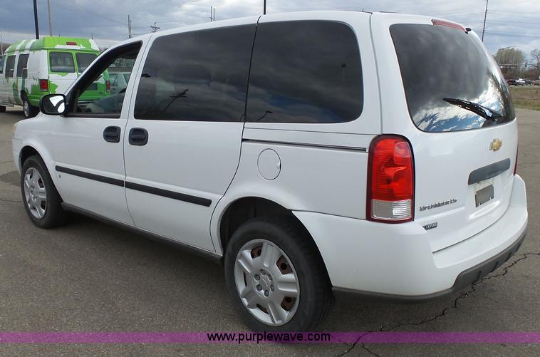 image for item J4172 2008 Chevrolet Uplander LS van