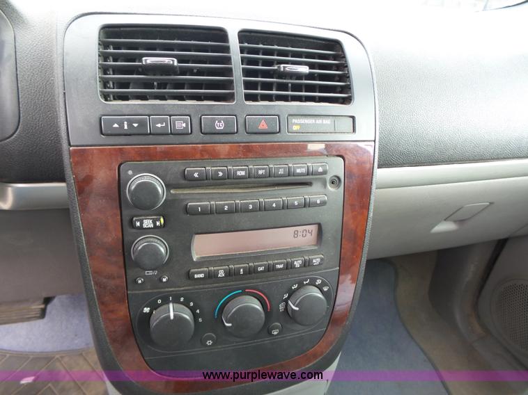 image for item J4172 2008 Chevrolet Uplander LS van