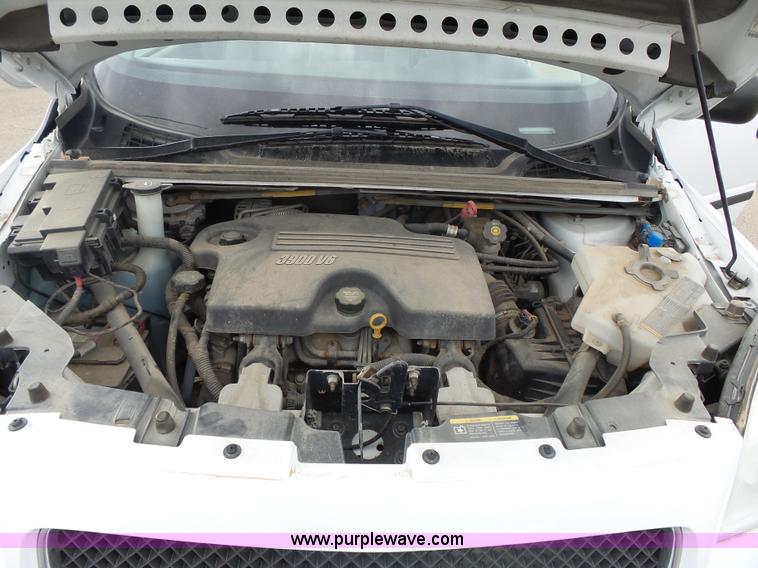 image for item J4172 2008 Chevrolet Uplander LS van