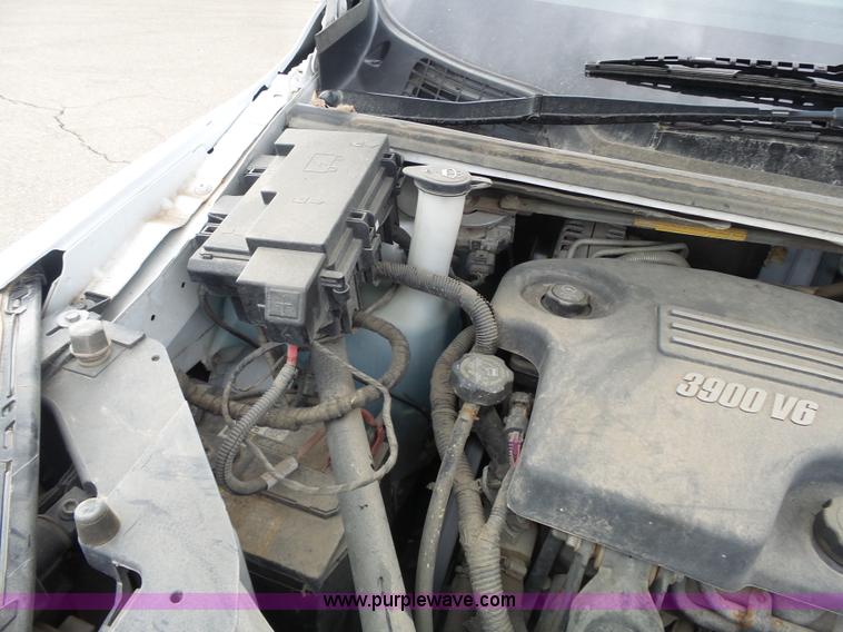 image for item J4172 2008 Chevrolet Uplander LS van