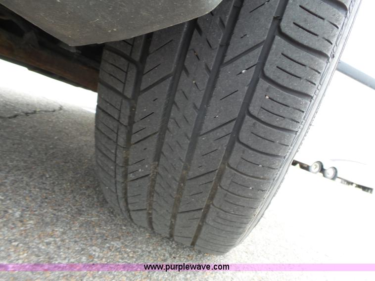 image for item J4172 2008 Chevrolet Uplander LS van