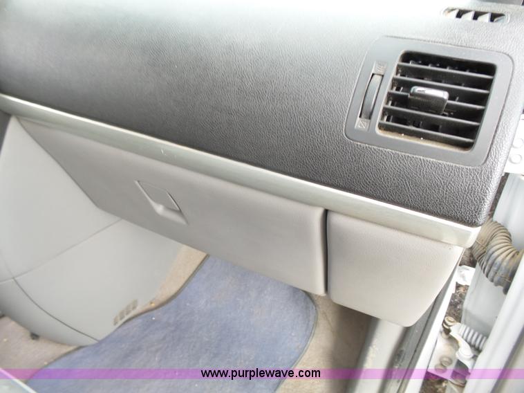 image for item J4172 2008 Chevrolet Uplander LS van