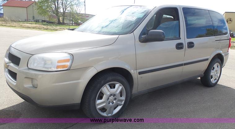 image for item J4173 2008 Chevrolet Uplander LS van