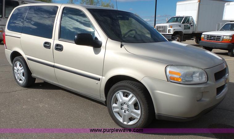 image for item J4173 2008 Chevrolet Uplander LS van