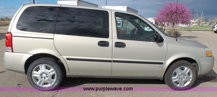 image for item J4173 2008 Chevrolet Uplander LS van