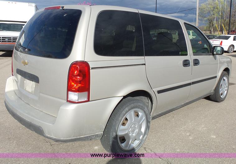 image for item J4173 2008 Chevrolet Uplander LS van