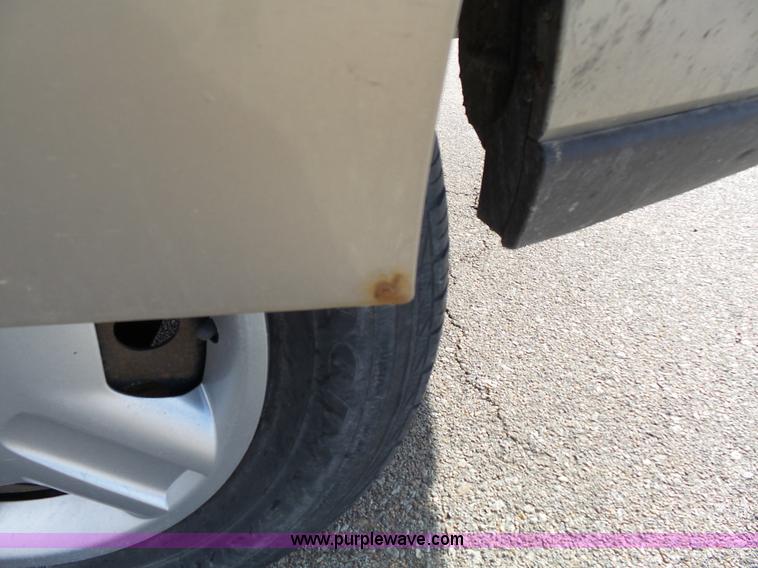 image for item J4173 2008 Chevrolet Uplander LS van