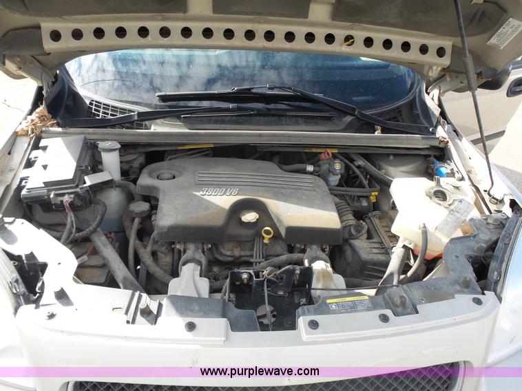 image for item J4173 2008 Chevrolet Uplander LS van