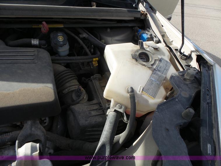 image for item J4173 2008 Chevrolet Uplander LS van