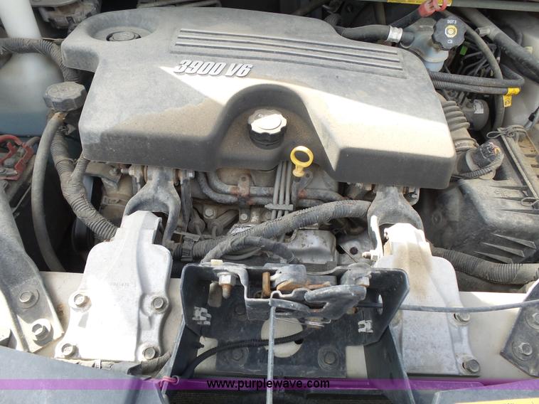 image for item J4173 2008 Chevrolet Uplander LS van