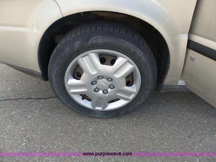 image for item J4173 2008 Chevrolet Uplander LS van