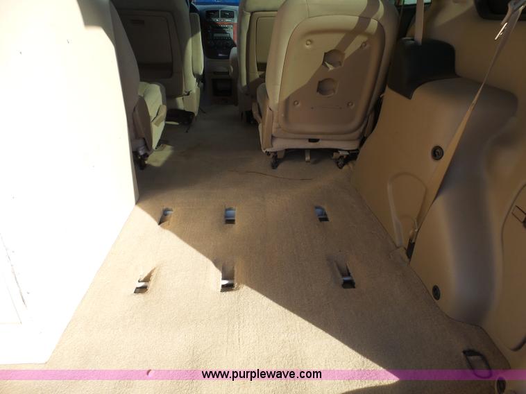 image for item J4173 2008 Chevrolet Uplander LS van