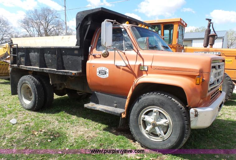 image for item J4176 1981 Chevrolet C60 dump truck