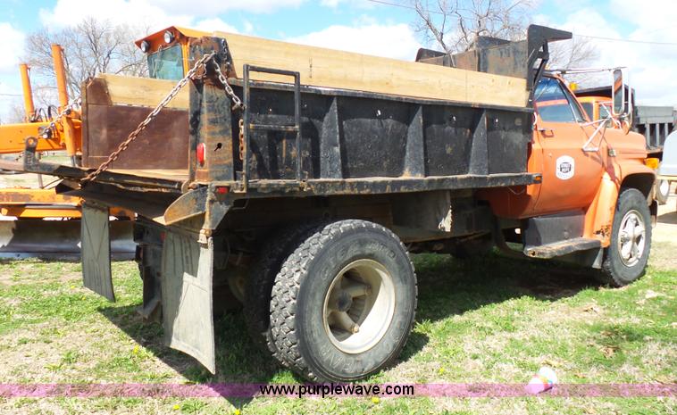 image for item J4176 1981 Chevrolet C60 dump truck
