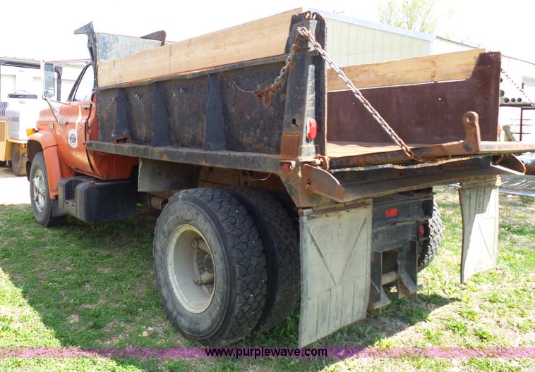 image for item J4176 1981 Chevrolet C60 dump truck