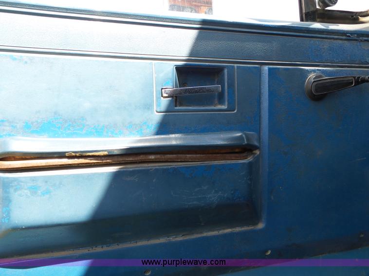 image for item J4176 1981 Chevrolet C60 dump truck